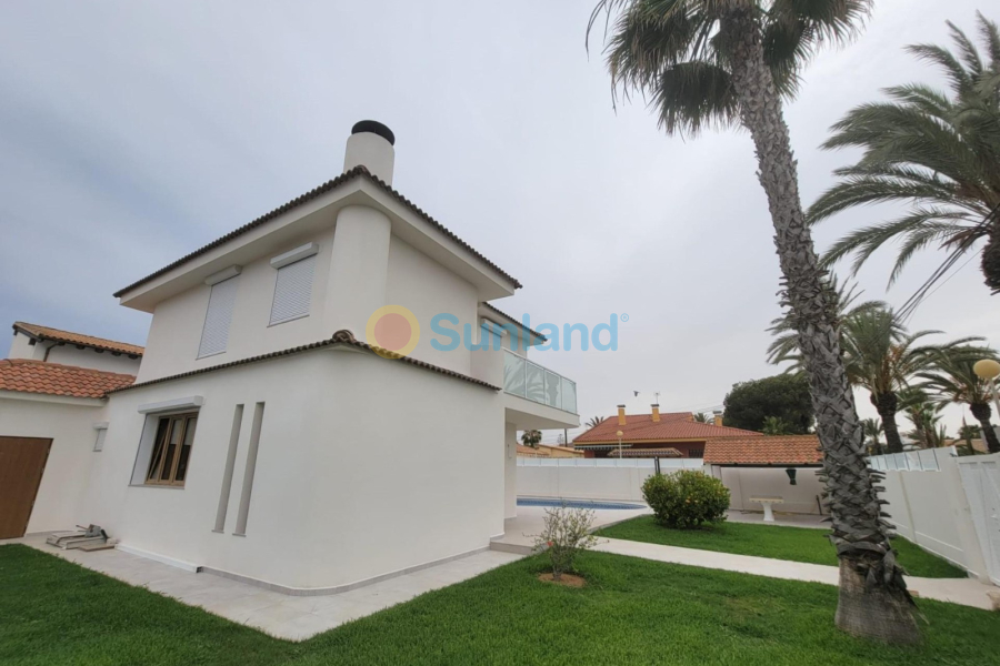 Resale - Villa - Orihuela Costa - 
