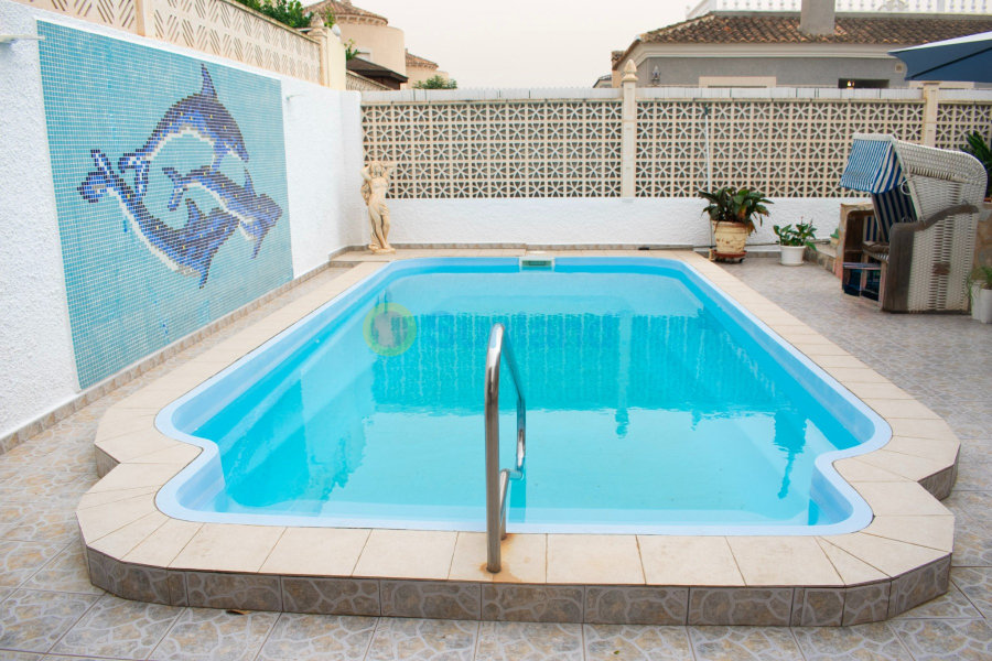 Segunda mano - Chalet - Torrevieja