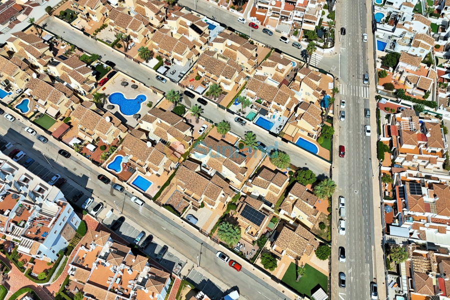 Resale - Villa - Villamartin - Los Dolses