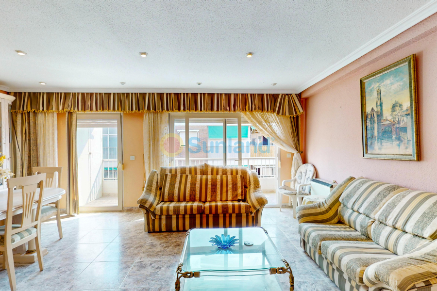 Resale - Apartamento - Torrevieja - Acequion