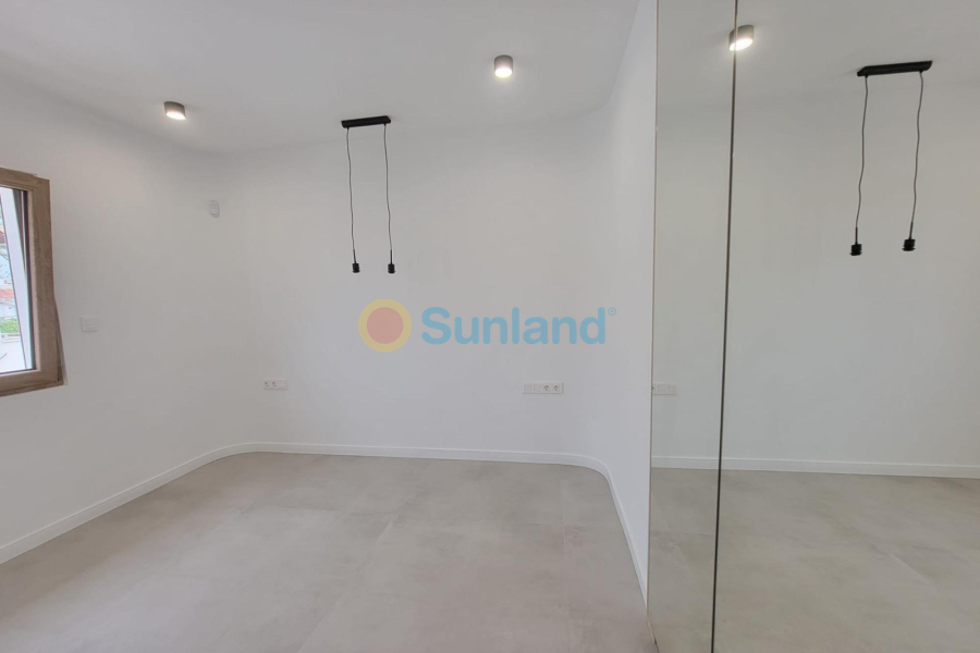 Resale - Villa - Orihuela Costa - 