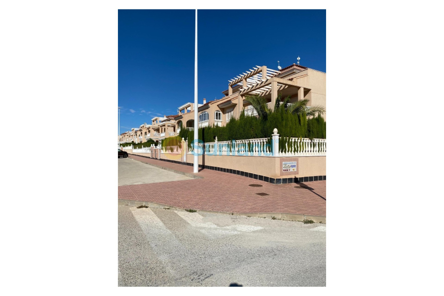 Resale - Apartment - Punta Prima - 