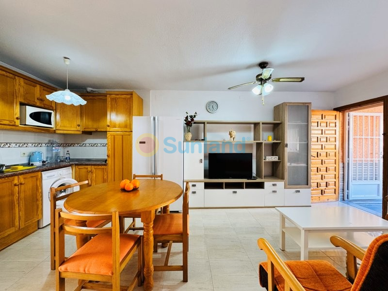 Resale - Townhouse - La Mata - 