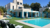 Resale - Villa - Orihuela costa - 