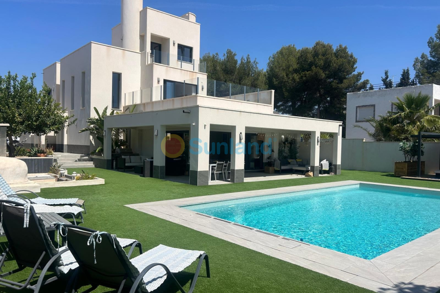 Resale - Villa - Orihuela costa - 