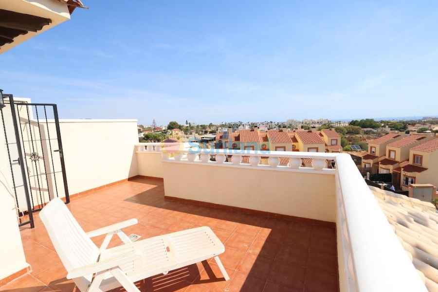 Använda fastigheter - Terraced house - Orihuela Costa - Montezenia