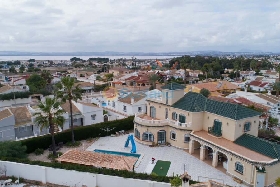 Använda fastigheter - Villa - Torrevieja - El Chaparral