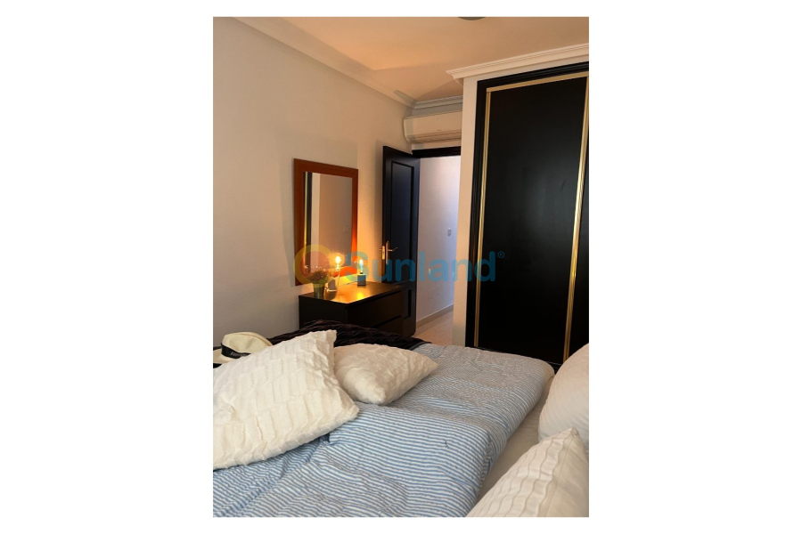 Resale - Apartment - Punta Prima - 