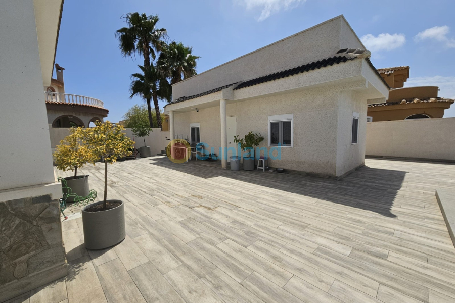 Вторичка - Bилла - Ciudad Quesada