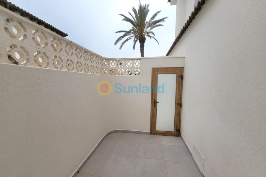 Resale - Villa - Orihuela Costa - 