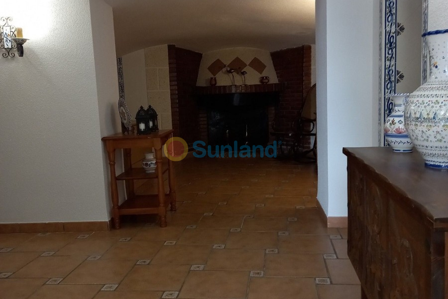 Resale - Villa - Monovar - 