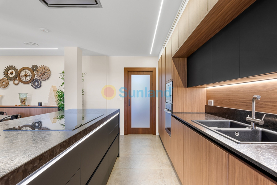 Resale - Villa - Elche/Elx