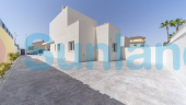 Resale - Villa - Torrevieja - Aguas Nuevas