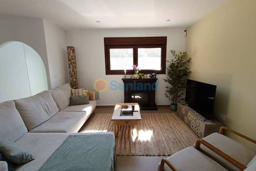 Resale - Villa - Pinar De Campoverde - 