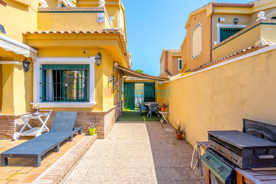 Använda fastigheter - Terraced house - Orihuela Costa - Campoamor