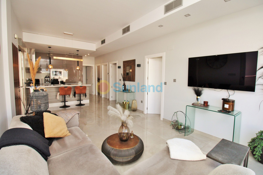 Resale - Villa - Villamartin