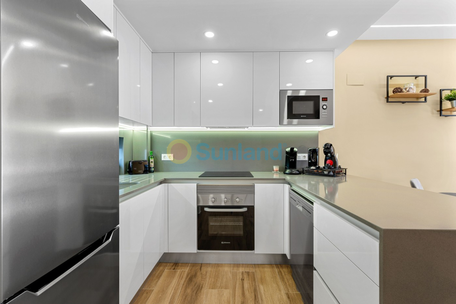 Resale - Apartment - Orihuela Costa - Villamartin