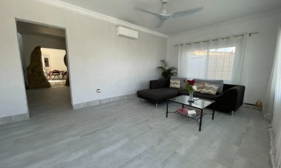 Resale - Villa - Ciudad Quesada - 