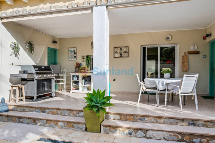 Använda fastigheter - Villa - Algorfa - Castillo de montemar