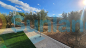 Resale - Villa - Hondón de las Nieves - 