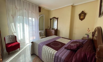 Resale - Townhouse - Jacarilla - Comunidad Valenciana