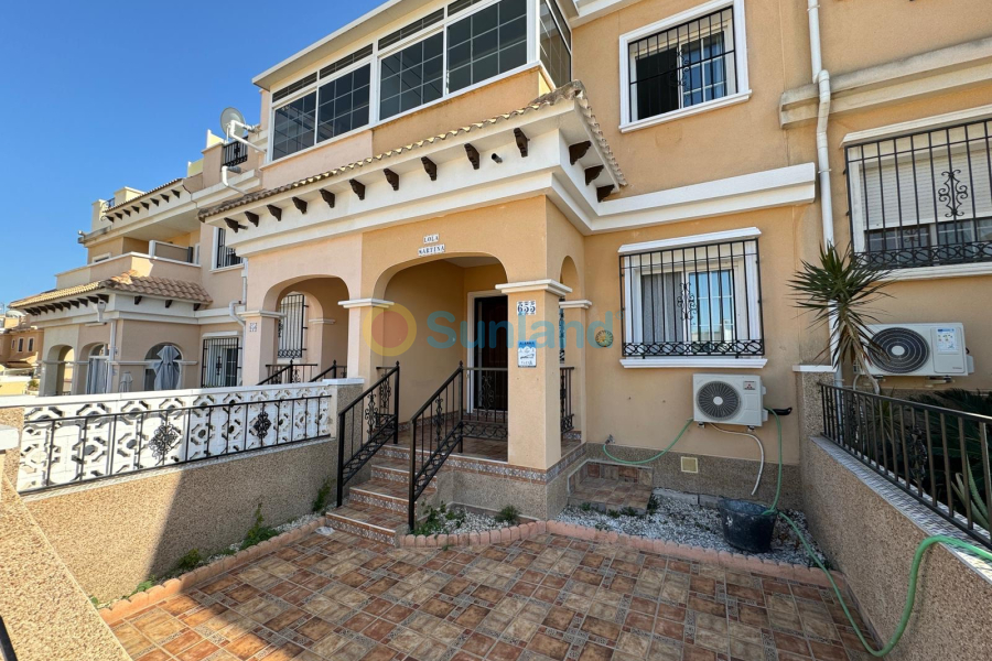 Resale - Townhouse - Orihuela Costa - Villamartin