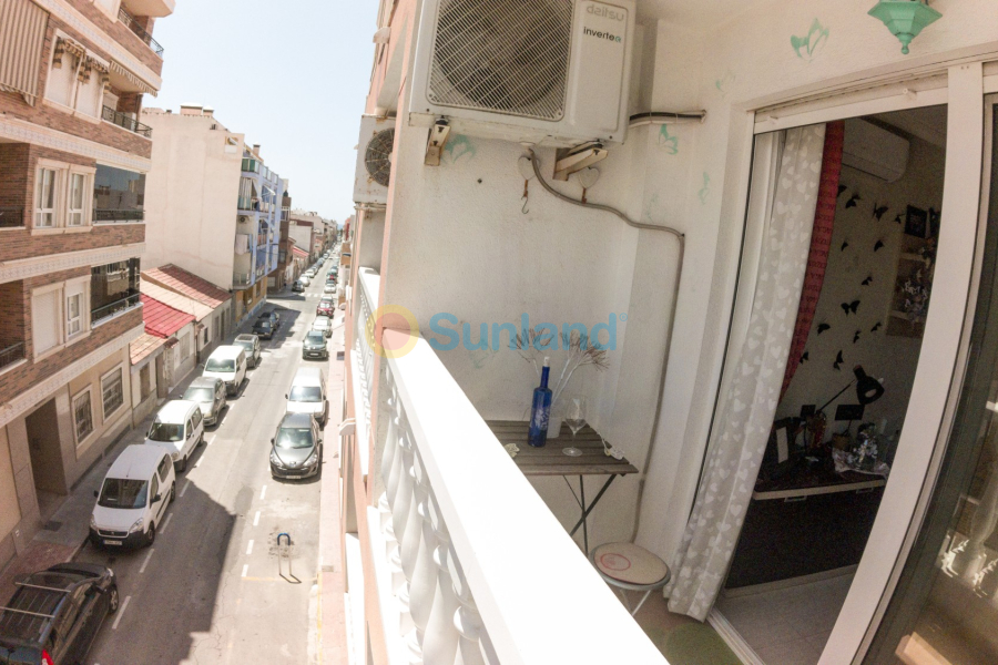 Resale - Apartment - Torrevieja - Torrevieja Centro