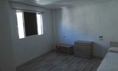 Alquiler a largo plazo - Adosado - Crevillente