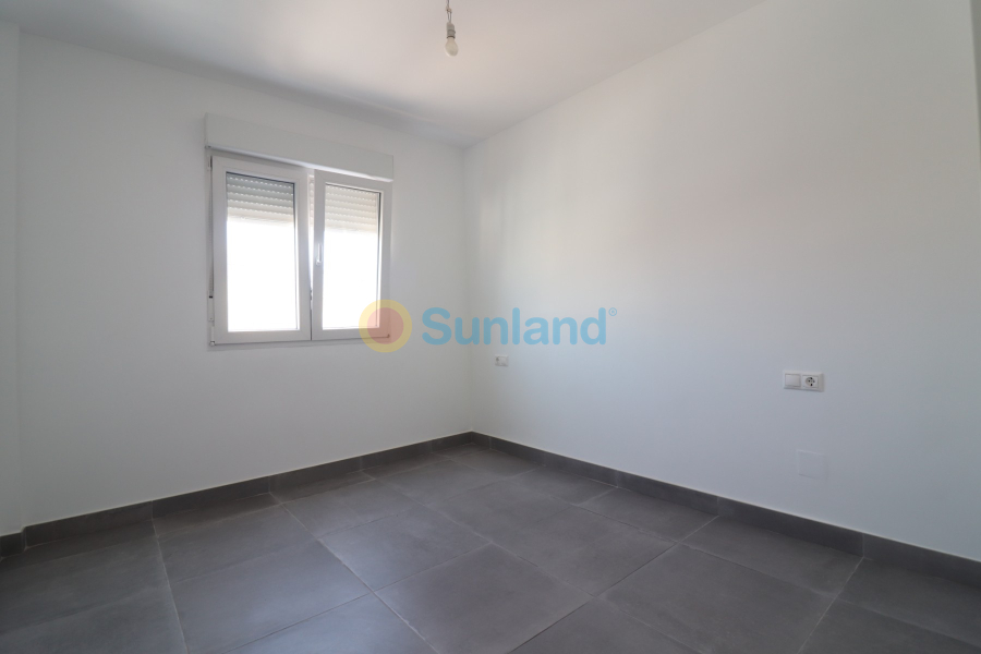 Resale - Villa - Torrevieja - El Salado