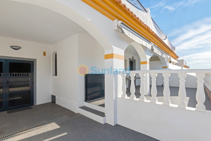 Resale - Villa - Orihuela Costa - 