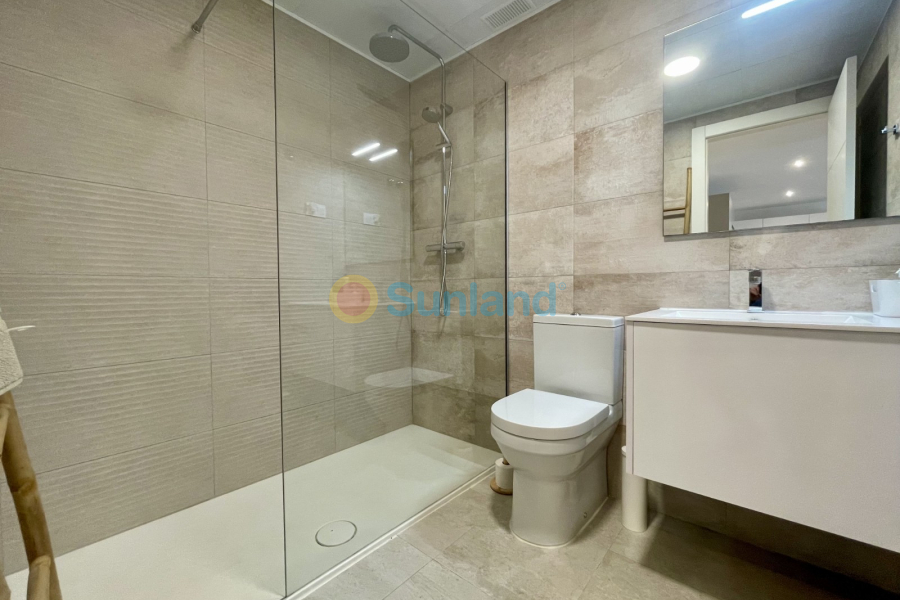 Resale - Apartments - Orihuela costa - 