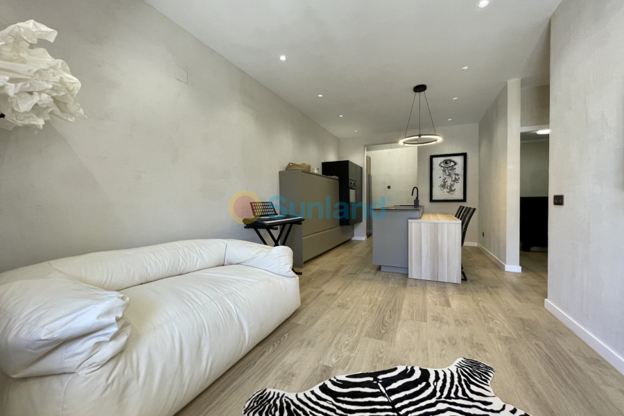 Вторичка - Bилла - Torrevieja - Nueva Torrevieja - Aguas Nuevas