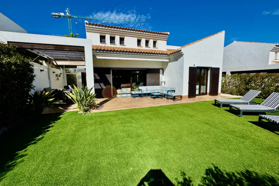 Resale - Villa - La Finca Golf