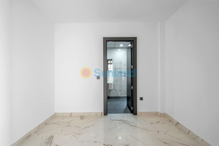 Вторичка - Bилла - Campoamor