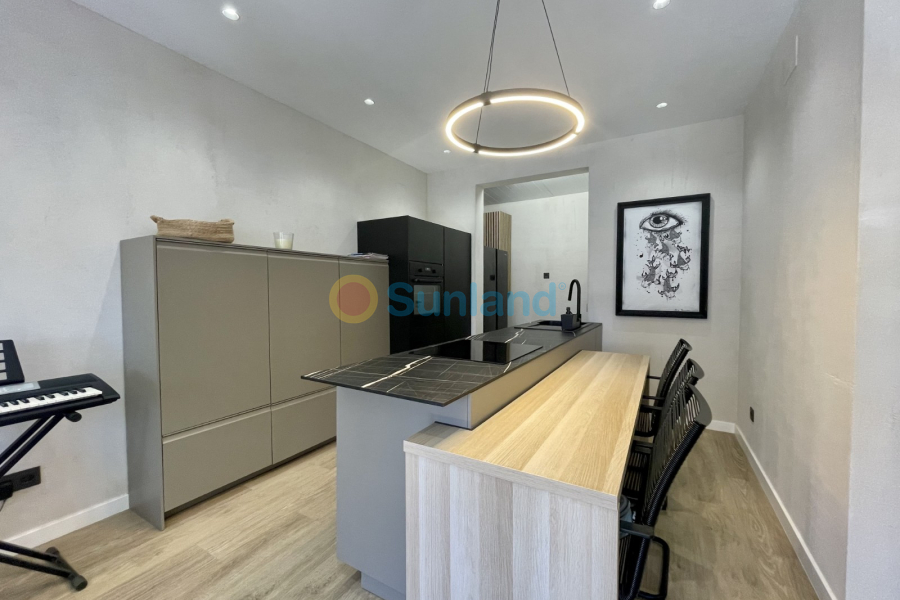 Вторичка - Bилла - Torrevieja - Nueva Torrevieja - Aguas Nuevas