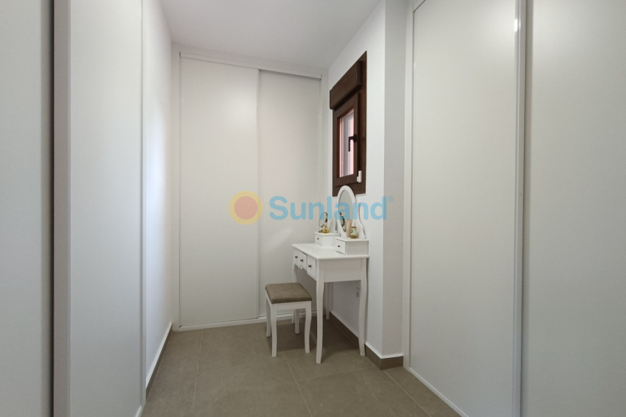 Resale - Villa - Pinar De Campoverde - 