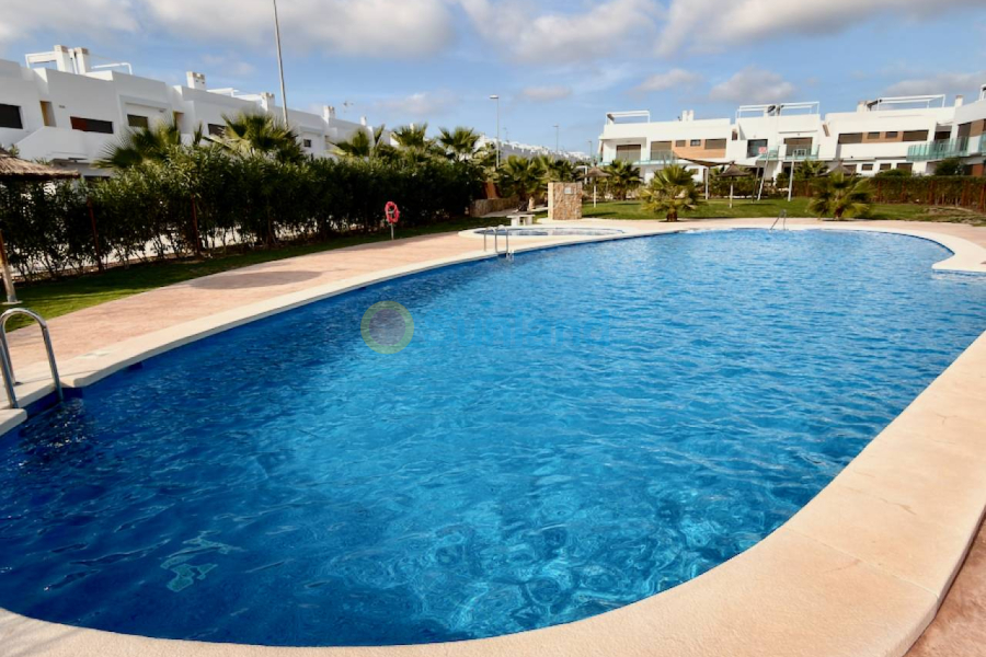Resale - Apartment - Orihuela - Vistabella