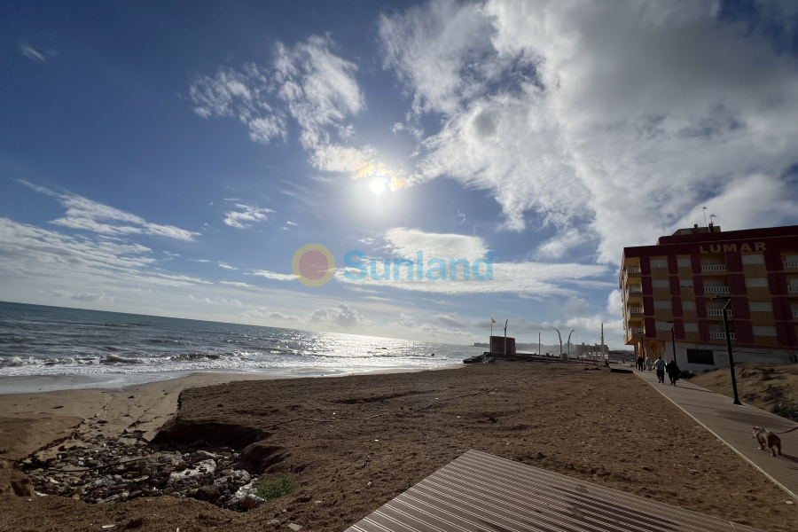 Resale - Apartamento - Torrevieja - La Mata