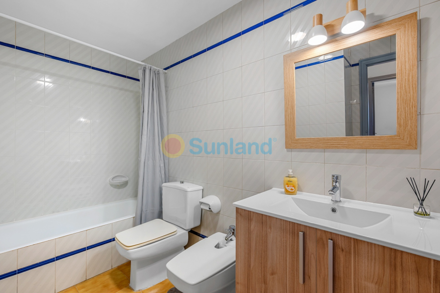 Resale - Apartment - Altea