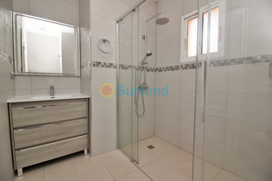 Använda fastigheter - Villa - Playa Flamenca