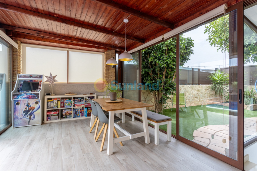 Segunda mano - Semi - Detached Villa - Los Montesinos - La Herrada