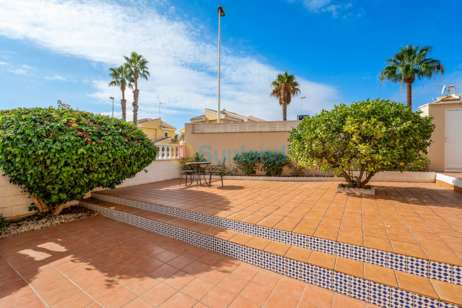 Resale - Villa - Orihuela Costa - Los Dolses