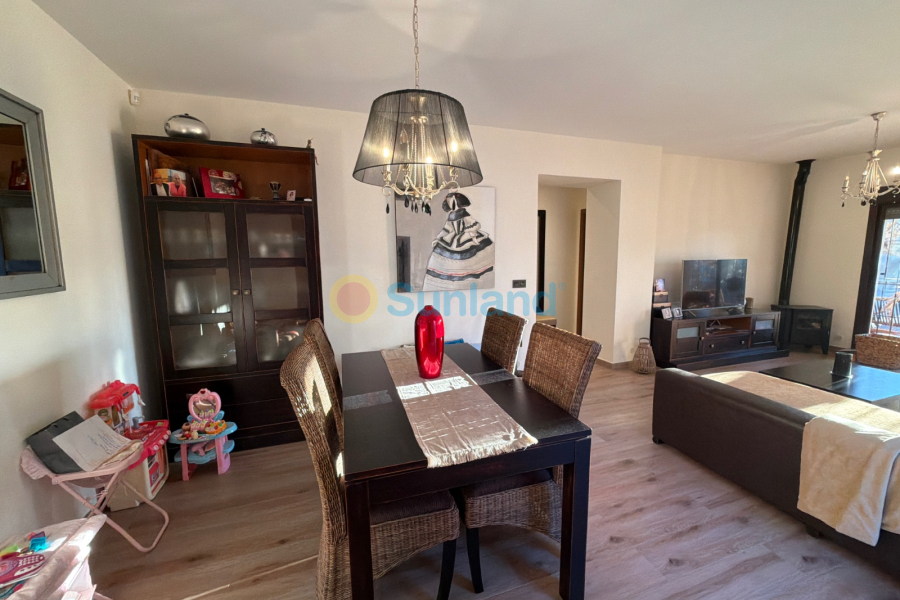 Resale - Villa - Dolores - 