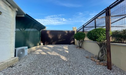 Resale - Finca / Country Property - Elche - Las Bayas