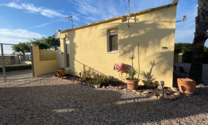Resale - Finca / Country Property - Elche - Las Bayas
