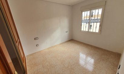 Resale - Bungalow - Orihuela Costa - Punta Prima