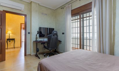 Använda fastigheter - Villa - Los Montesinos - La Herrada