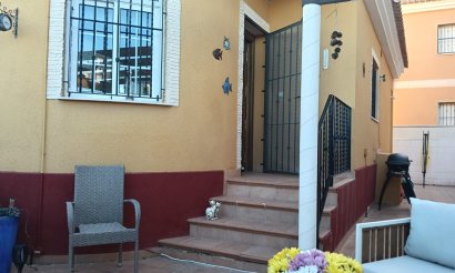 Använda fastigheter - Villa - Los Montesinos - La Herrada