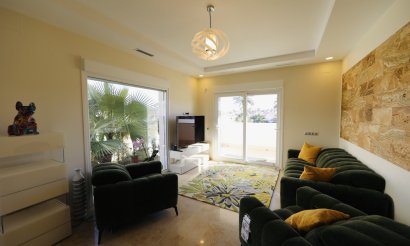 Resale - Villa - La Zenia - 