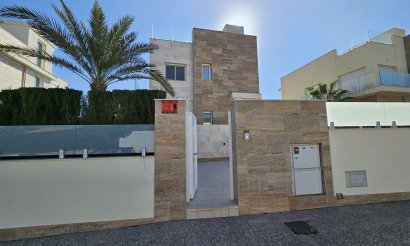 Resale - Villa - La Zenia - 